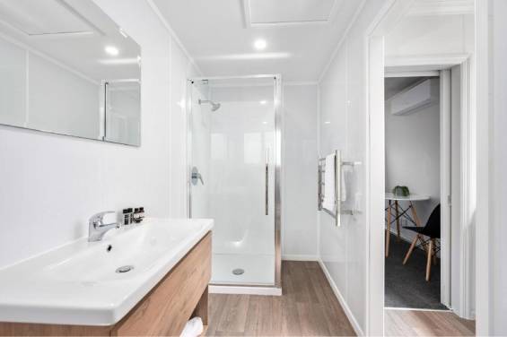 Queen Studio with Spa bathroom